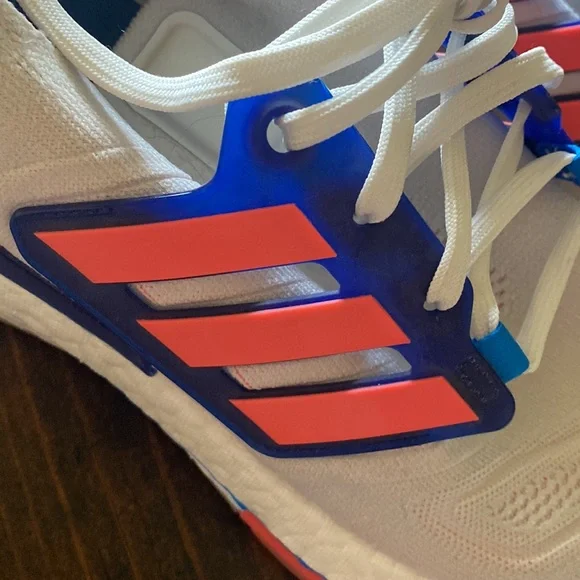 NWOT Adidas boost size 10 - Picture 2 of 5